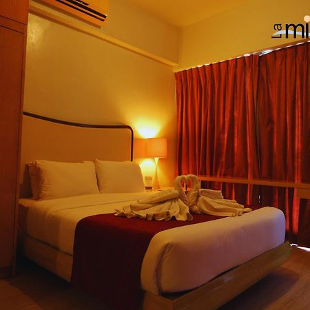La Mirada Hotel Cebu Stadt Exterior foto